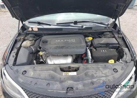 2016 Chrysler 200 Limited z USA, uszkodzony, nr VIN 1C3CCCAB2GN105694